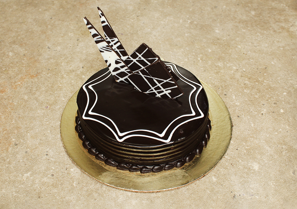 Order Choco Chips Cake online @ ₹168.00 - Your Cake Shop