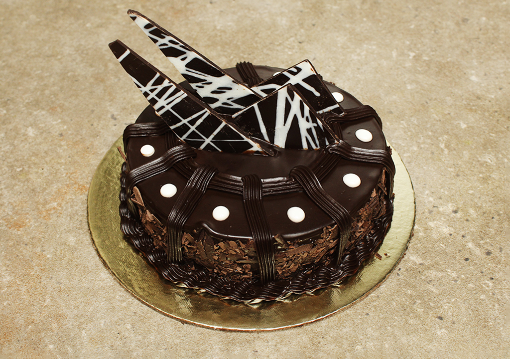 My Bakers Basket Veg Sponge Ganache Death by Chocolate Birthday Cake, 1 Kg  : Amazon.in: Grocery & Gourmet Foods
